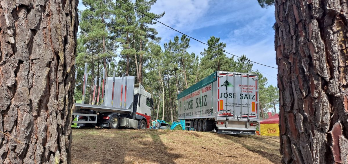 Vehículos expuestos en Asturforesta